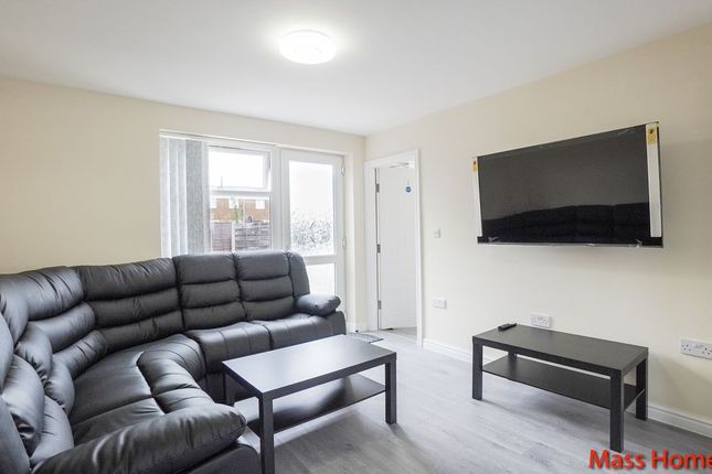 91, Broadfield Road, Manchester photo 4