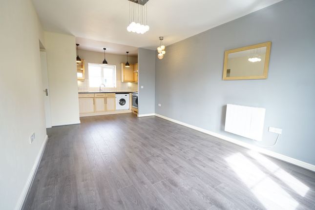 31 Coniston Avenue, Purfleet-on-Thames photo 3