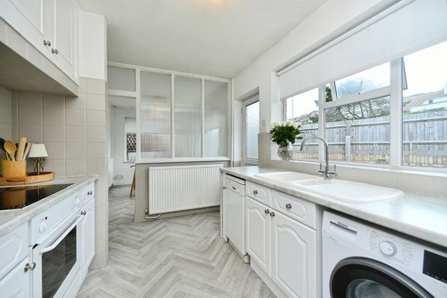 50, Bannings Vale, Brighton photo 4