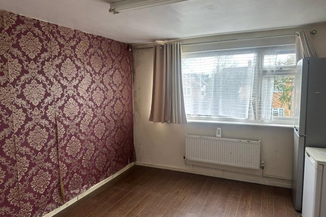 17, Haynes Close, Berkshire photo 4