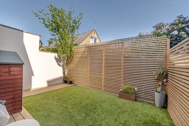 27, Thornton Road, London photo 4
