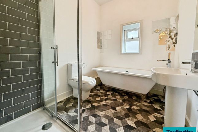 33 Belmont Terrace, Colne photo 4
