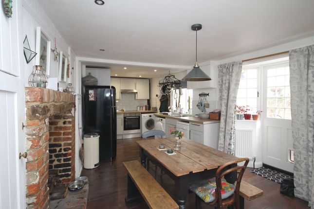 49b Tanners Street, Faversham, Kent, Faversham photo 3