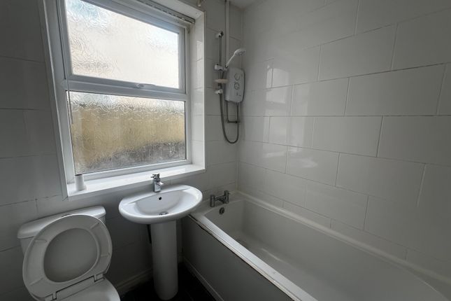 Flat for sale in Flat 1, 48 Windsor Road, Tuebrook, Liverpool
