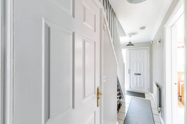 25, Fernmoor Drive, WELLINGBOROUGH photo 2