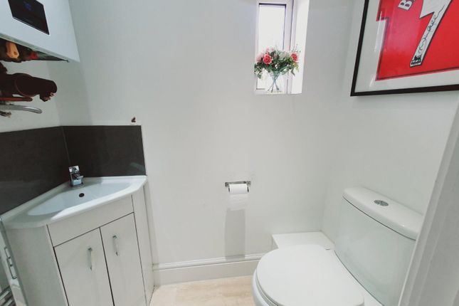 12, Hawthorn Crescent, Portsmouth photo 5