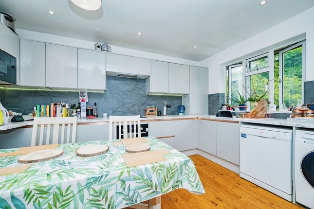 Thumbnail Maisonette for sale in Watling Street, Park Street, St. Albans