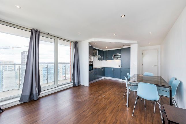 Flat to rent in The Oxygen, Royal Docks