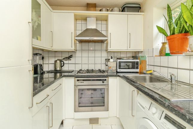 1, Squires Close, Milton Keynes photo 4