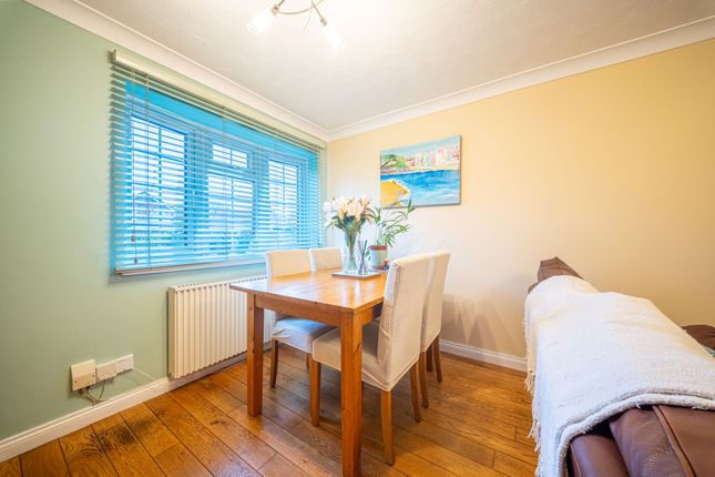 15 Meadbrook Gardens, Eastleigh photo 4