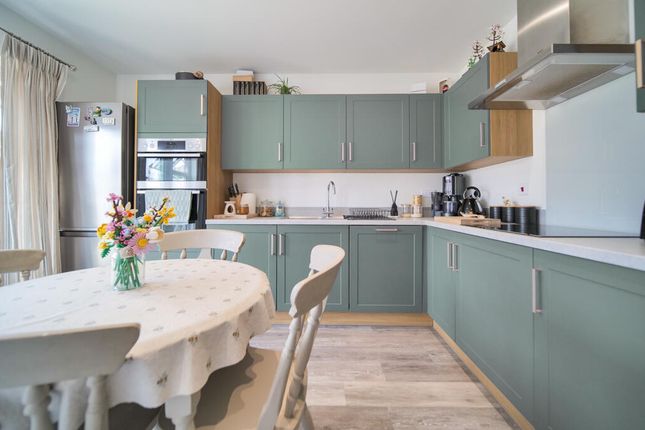 44, Basil Drive, Melksham photo 3