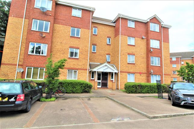 Flat to rent in Franklin Way, Croydon