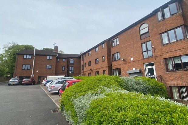Thumbnail Flat to rent in Eyre Gardens, Chesterfield