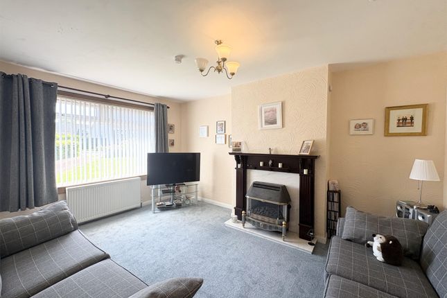 14, Templand Crescent, Dalry photo 3