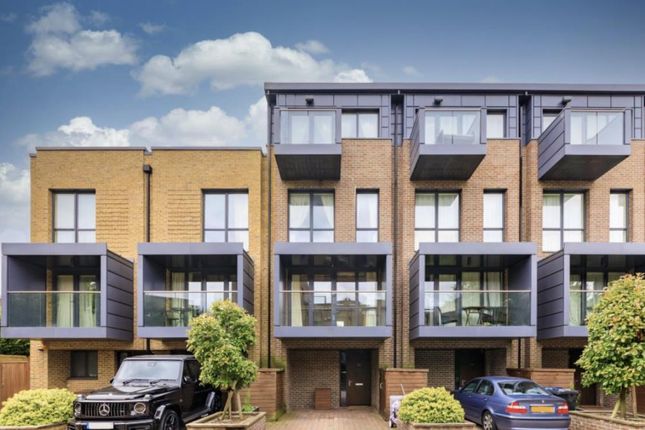 Thumbnail Property to rent in Sir Alexander Close, London