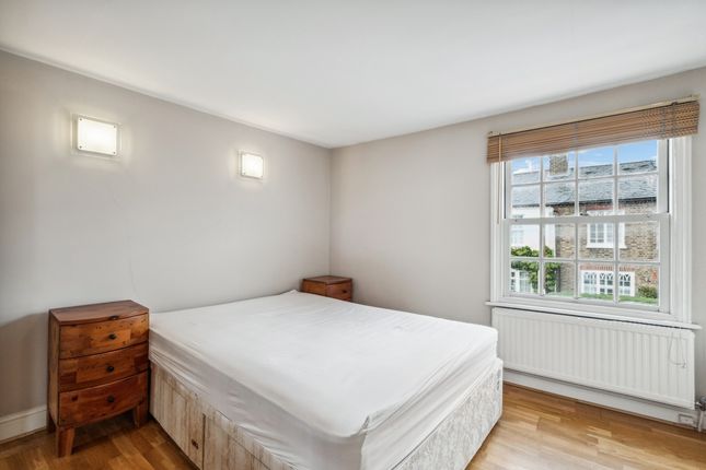 Cottage for sale in Queens Road, London