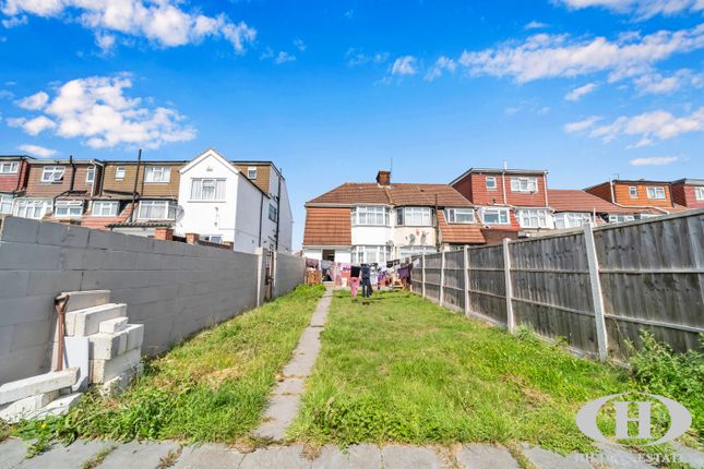110, Burns Avenue, Southall photo 4