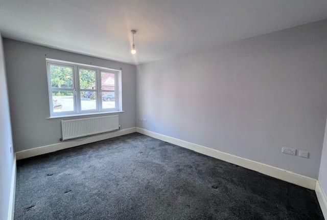 11, Pintle Place, Derbyshire photo 2