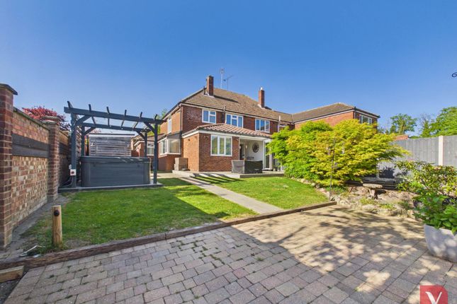 10, Cheviot Close, Luton photo 2