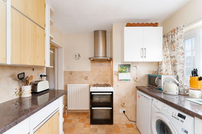 22 Whitby Drive, York photo 2