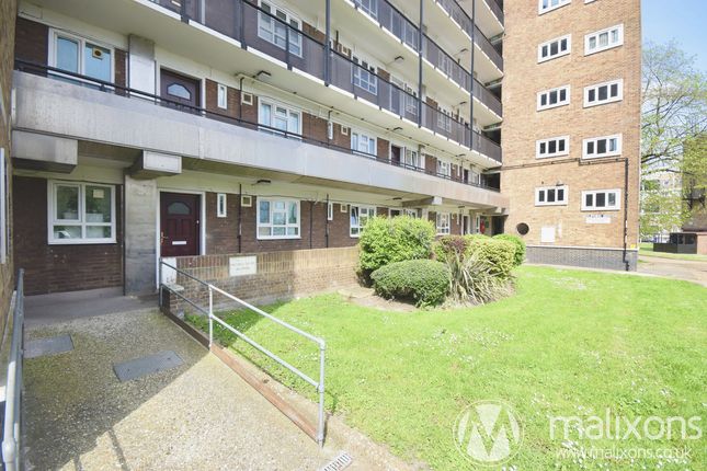Thumbnail Flat for sale in Holmewood Gardens, London