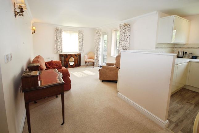 Flat 9, Old Silk Mill, Silk Lane, Twyford photo 2