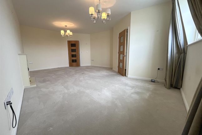 Flat 39 Harbour Lights Court, North Quay, Weymouth photo 4