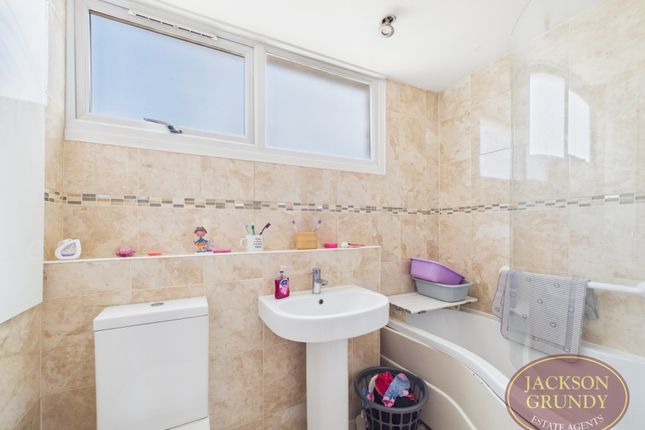 17, Southwood Hill, Northampton photo 4