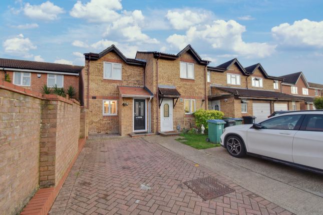 Thumbnail End terrace house to rent in Pioneer Way, Watford, Hertfordshire