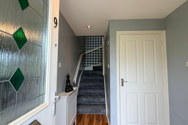 9 Barn Drive, Glasgow photo 4
