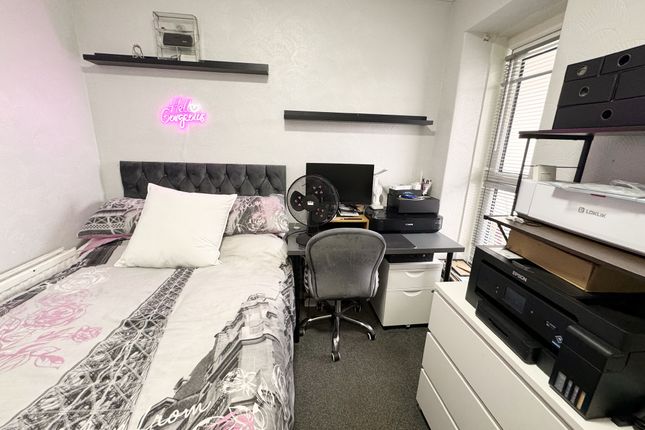 Flat for sale in Cavin Road, Glasgow