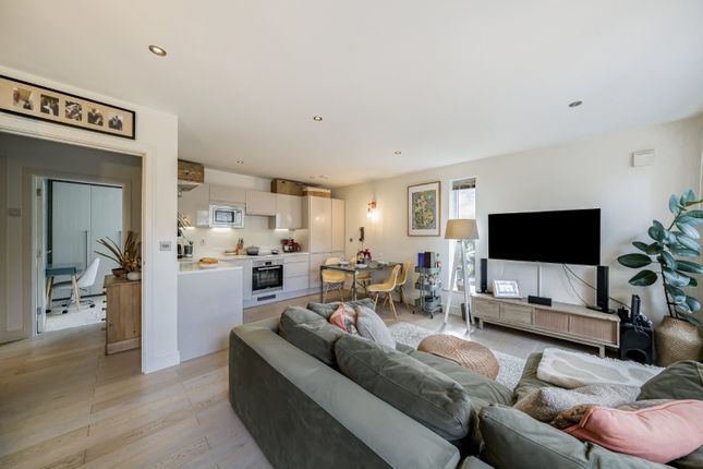 1-bed flat on Flat 3, 101, Christchurch Road, London, £350,000