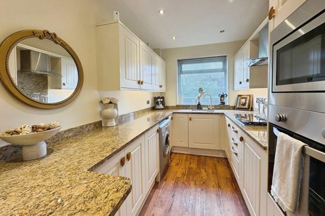 6 Clover Court, Clover Hill, Skipton photo 3