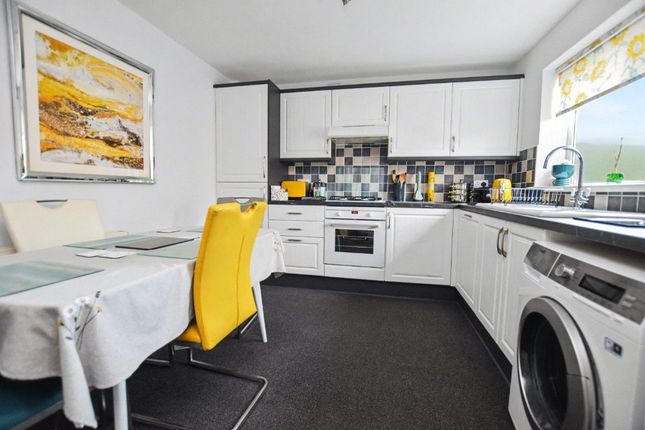 11, Ashwood Parade, Wakefield photo 3