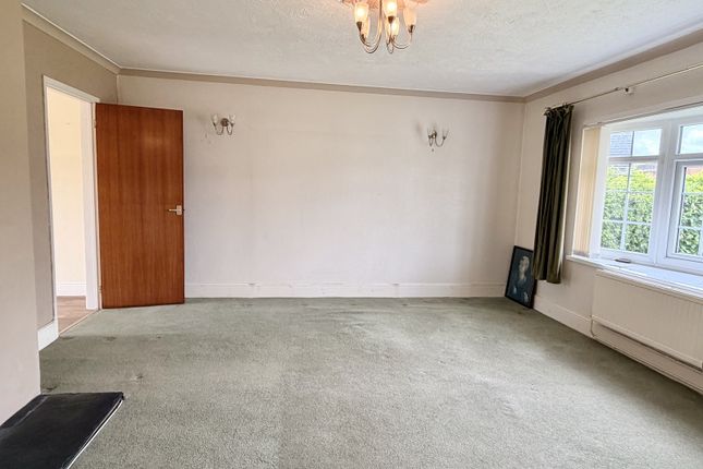 2, Dingat Close, Llandovery photo 2