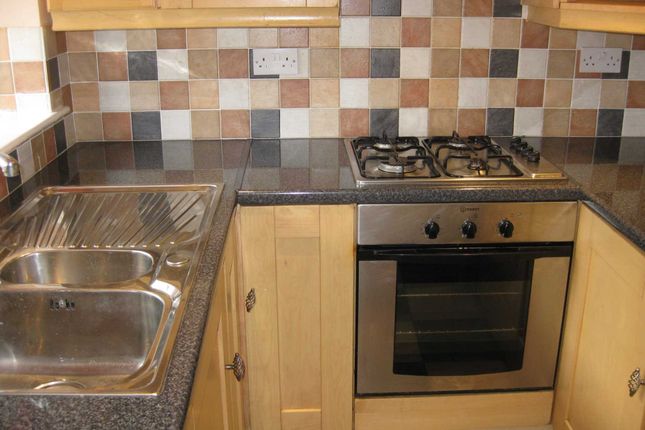 Thumbnail Terraced house to rent in Howard Park, Gomersal, Cleckheaton
