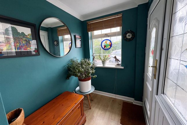 6, Hazel Grove, Eastbourne photo 4