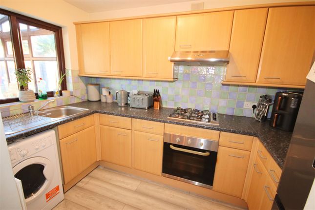 15, Bryant Way, Toddington photo 4