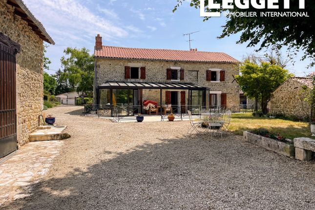 Thumbnail Villa for sale in Lhommaizé, Vienne, Nouvelle-Aquitaine