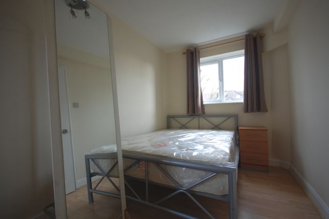10 Spruce Court, Popes Lane, Ealing photo 5
