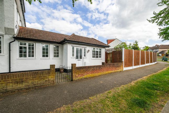 1-bed flat on 87a, Endlebury Road, North Chingford, £300,000