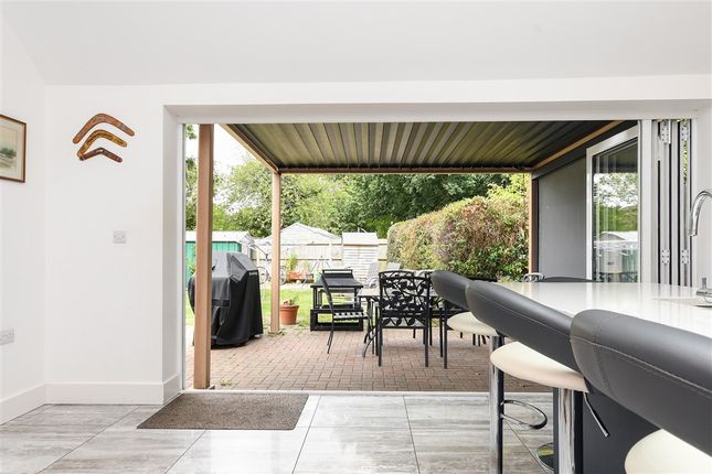 The Meadway, Horley photo 3