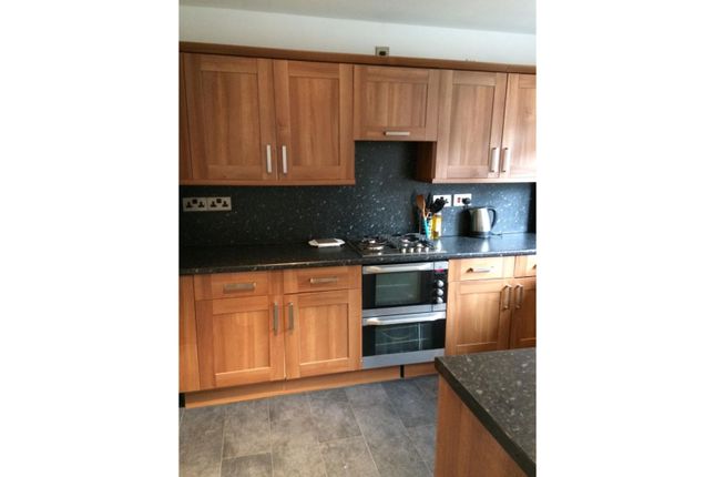 Flat for sale in Solon New Road, Brixton