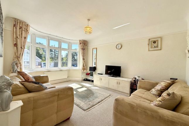 52, Guest Avenue, Branksome photo 4