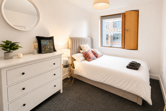 Lndn-Min796 - Flat 11 Flat 11,, Cotherstone Court, London photo 5