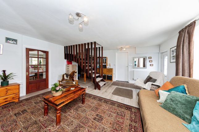 16, Alstred Street, Carmarthenshire photo 4