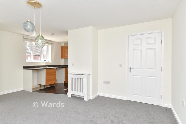 21, Abelyn Avenue, Sittingbourne photo 4