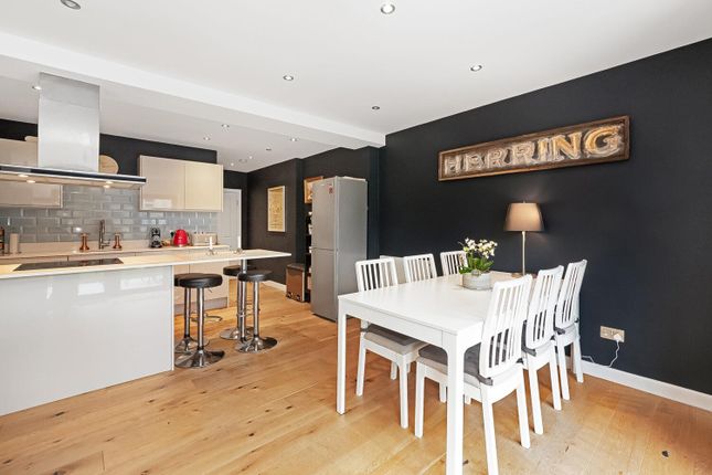 Flat A, 9, Hamlet Road, London photo 4