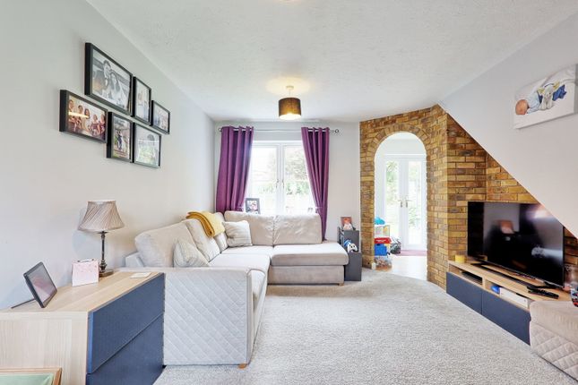 3, Calvinia Close, Basildon photo 3
