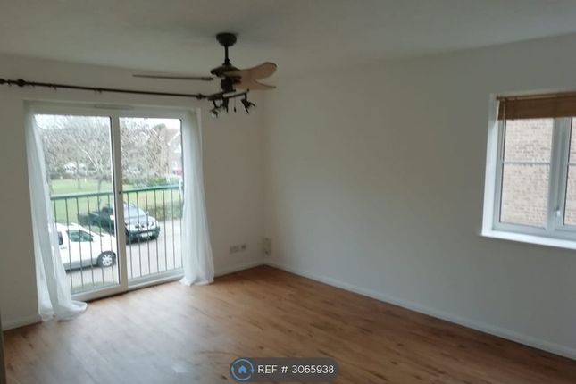 Fenchurch Road, Maidenbower, Crawley photo 4